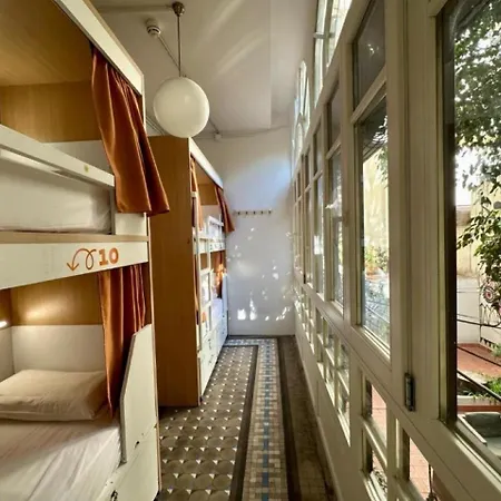 The Loft House Barcelona Hostel Exterior photo